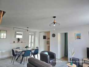 Le Relais 19 T4 100m2 center bourg 4min from Puy duFou